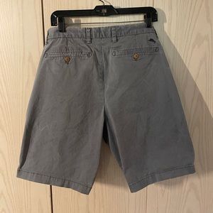 Men’s Tommy Bahama gray shorts, size 34